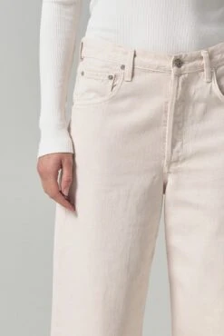 CITIZENS OF HUMANITY Ayla Raw Hem Crop In Almondette -FREE PEOPLE Shop p60487 Z 02082024075013801x1200 1