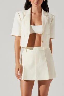 Jhene Shorts -FREE PEOPLE Shop p61699 Z 041220240812582000x3000 1