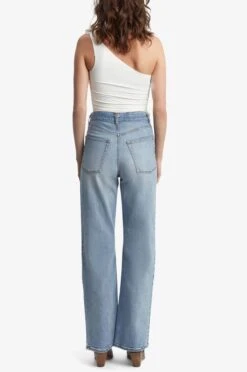 Bardot Lilita Ruched Bodysuit -FREE PEOPLE Shop p62137 Z 03252024075853688x1036 1